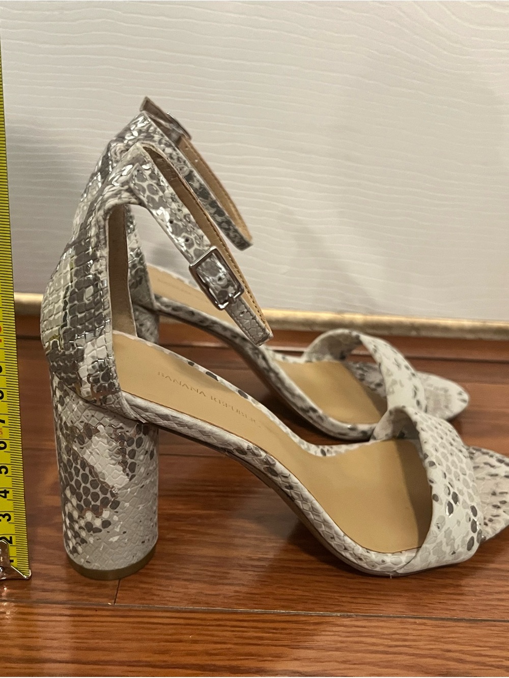 Banana Republic Snake-Print Heel, Size 7.5 US